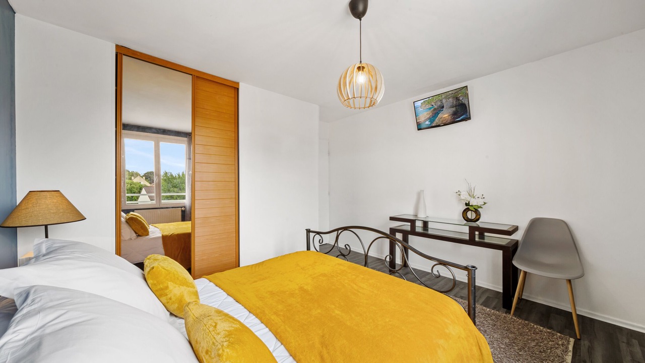 Photo of Bedroom in Ladoix-Serrigny