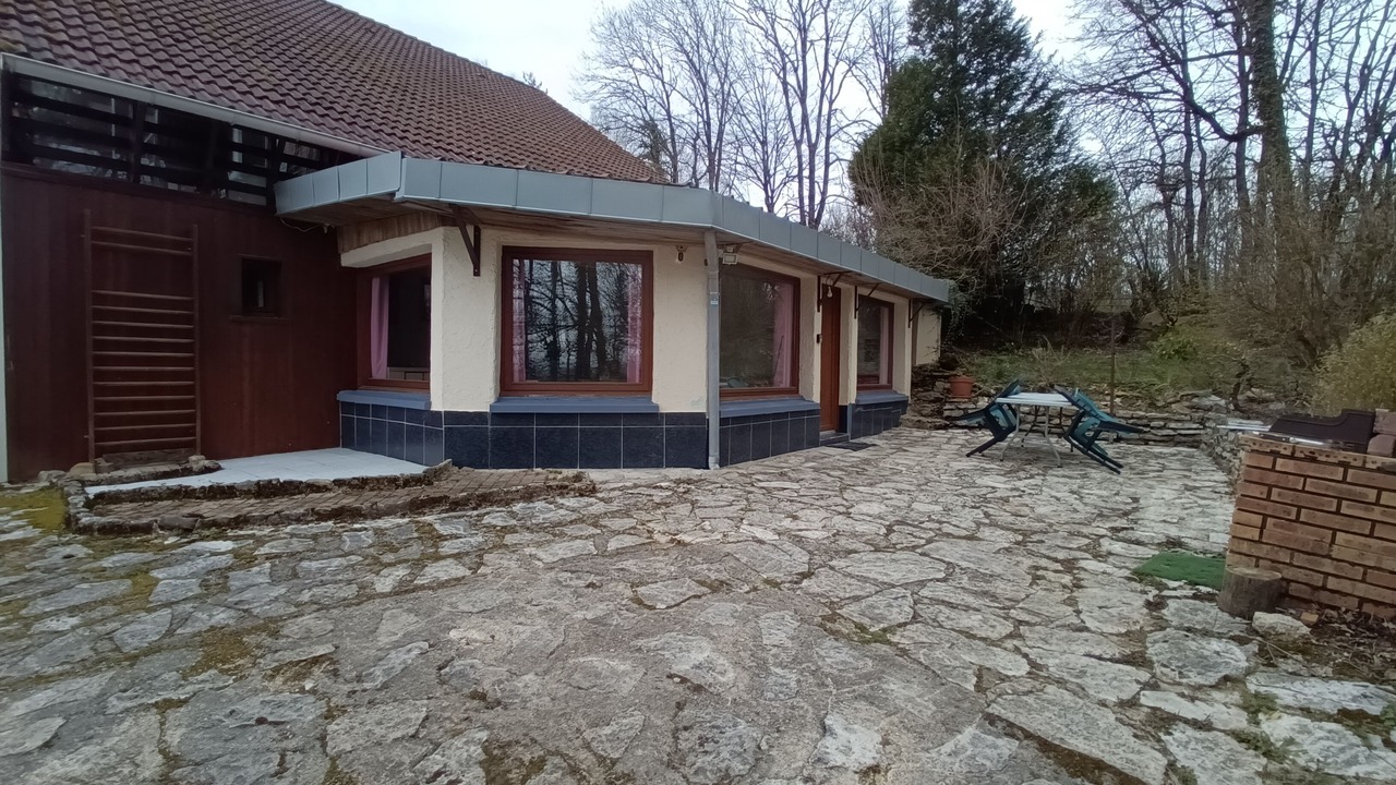 Photo of Outdoor in L'Hopital-du-Grosbois