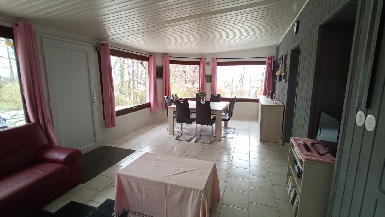 Photo of Livingroom in L'Hopital-du-Grosbois