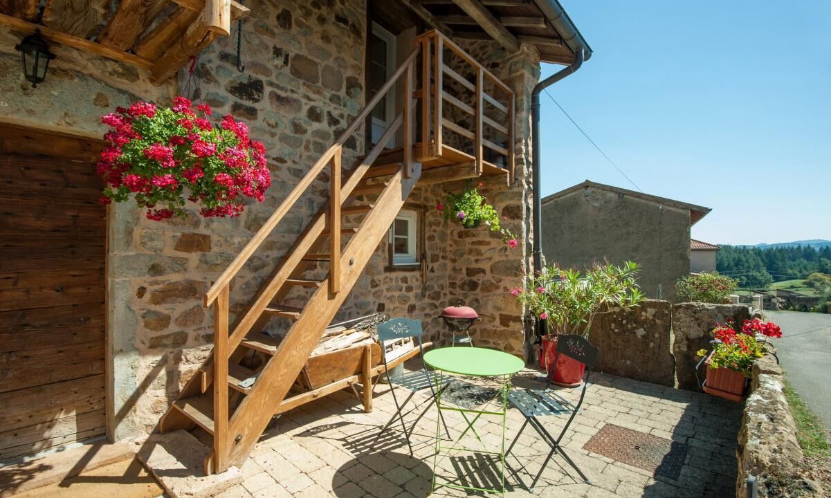 Photo of Patio Balcony in Montagny-sur-Grosne