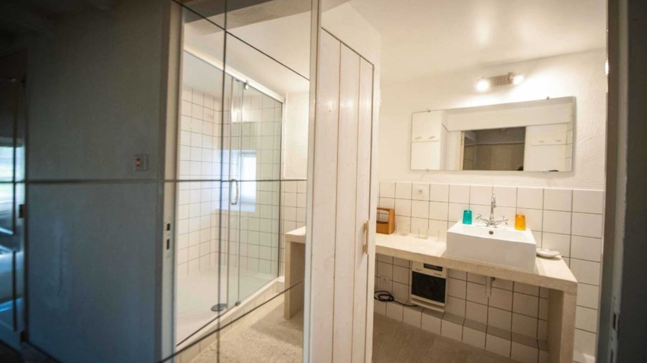 Photo of Bathroom in Valaurie