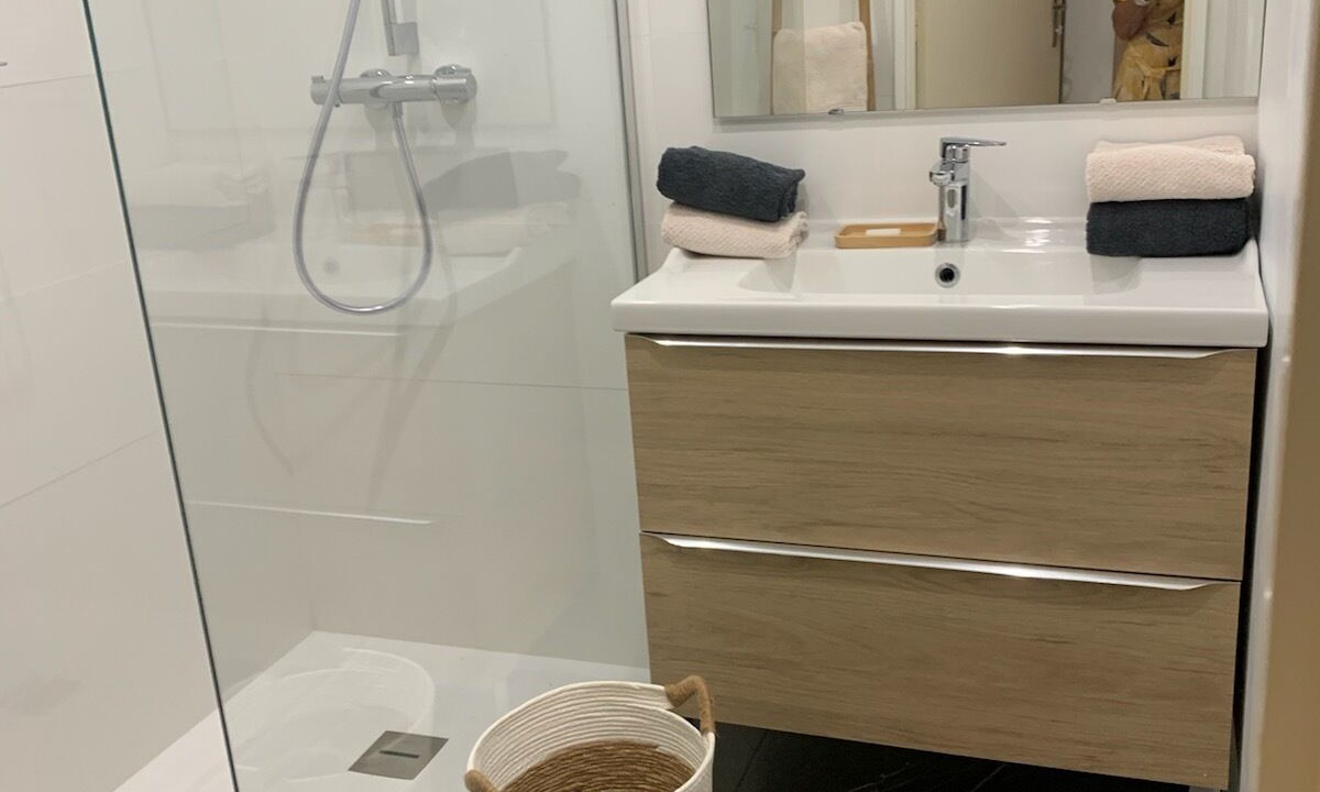 Photo of Bathroom in Rodez