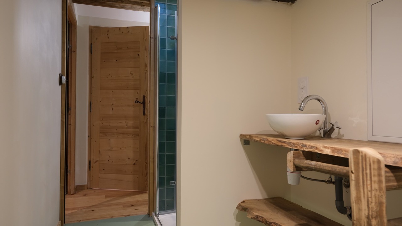 Photo of Bathroom in Saint-Cyr-le-Chatoux
