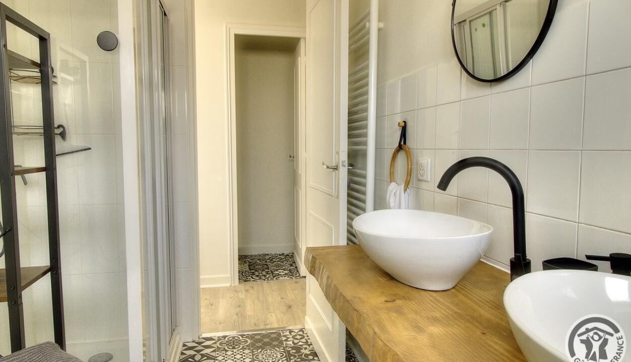 Photo of Bathroom in Chiroubles