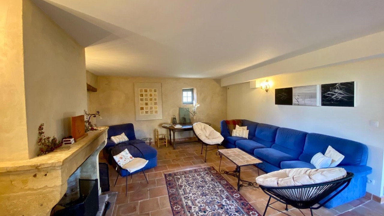Photo of Livingroom in Chapaize