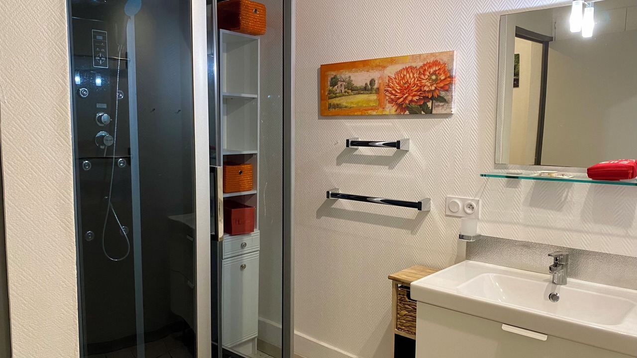 Photo of Bathroom in Port-Lesney