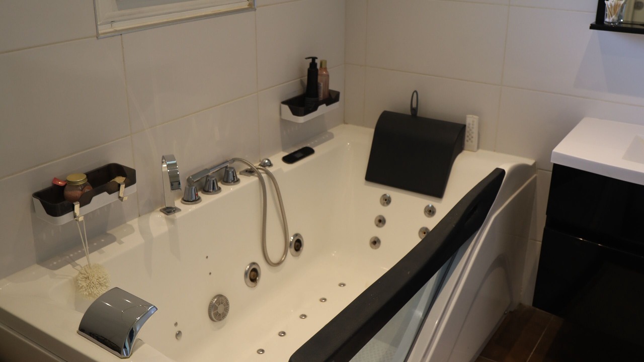 Photo of Bathroom in Cernay-la-Ville
