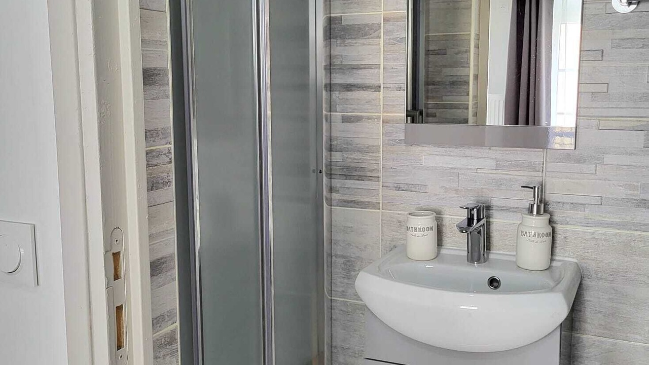 Photo of Bathroom in Butte-aux-Cailles