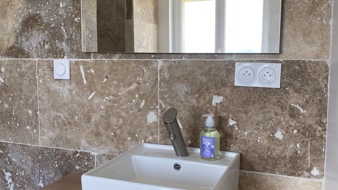 Photo of Bathroom in Rasteau