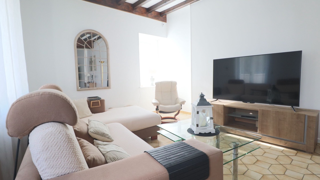 Photo of Livingroom in Lechatelet