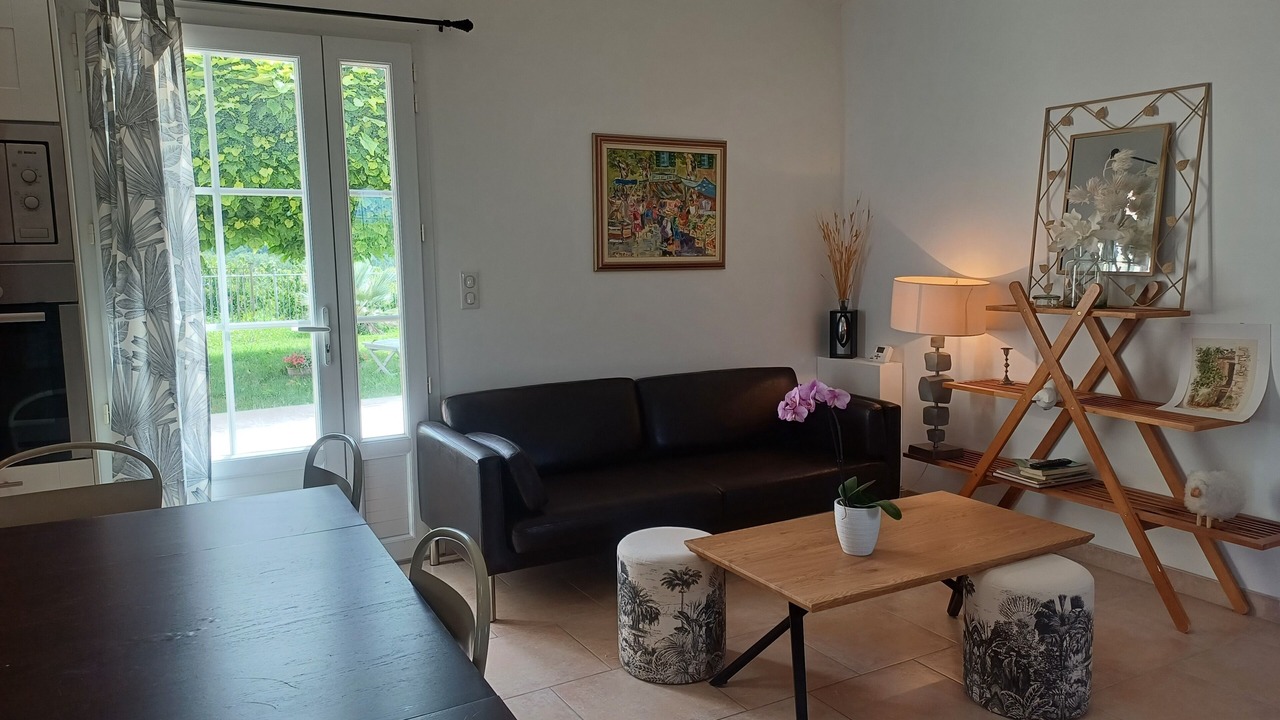 Photo of Livingroom in Mormoiron