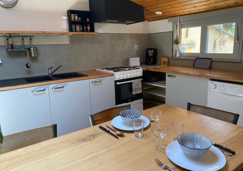 Photo of Kitchen in Puy-Saint-Martin