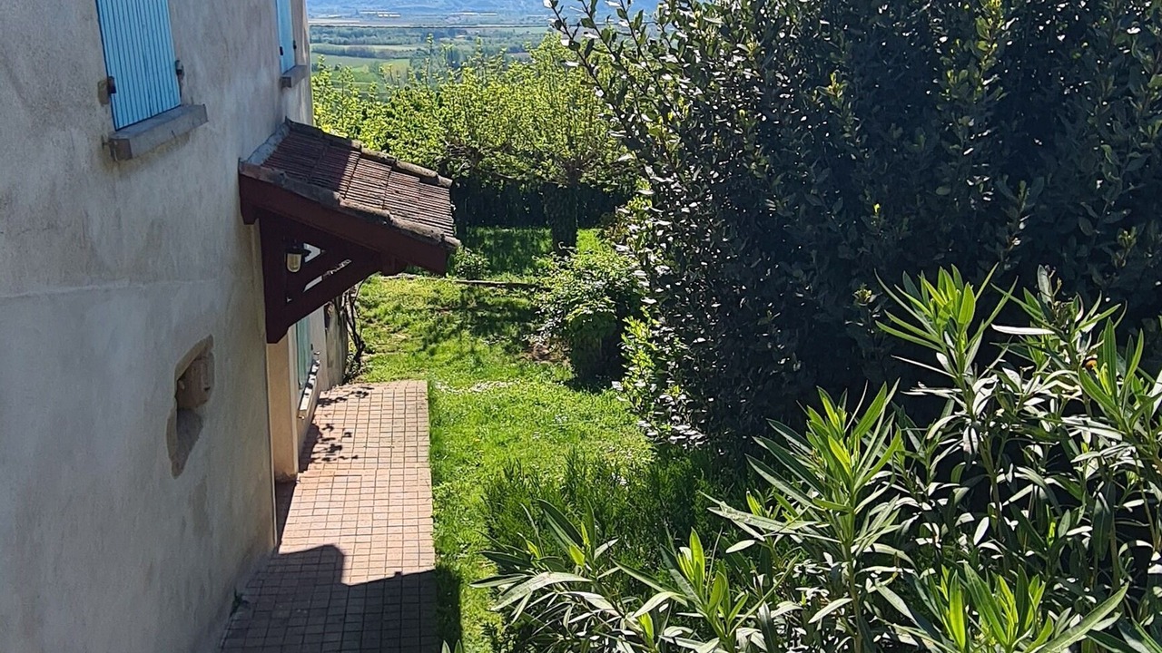 Photo of Outdoor in Albon