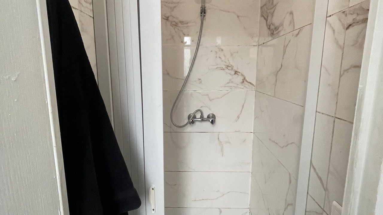 Photo of Bathroom in Villeneuve-Saint-Georges