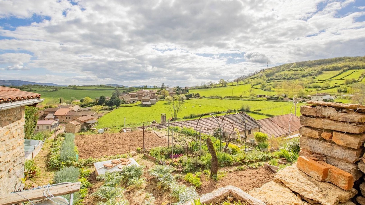 Photo of Outdoor in Jalogny