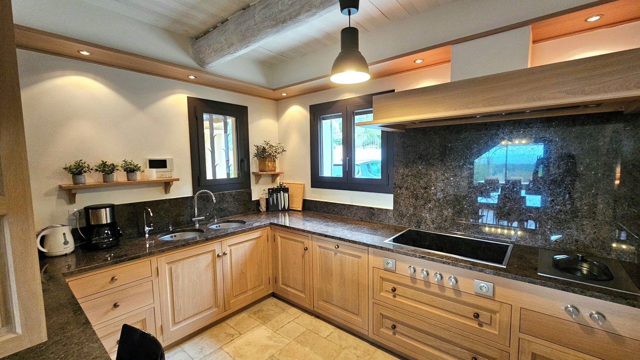 Photo of Kitchen in Beaumes-de-Venise