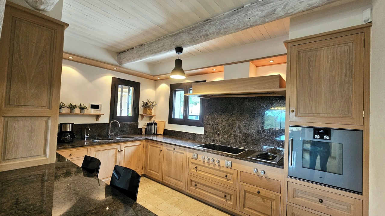 Photo of Kitchen in Beaumes-de-Venise