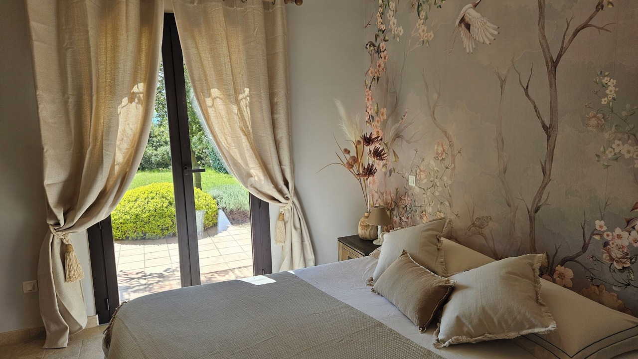 Photo of Bedroom in Beaumes-de-Venise