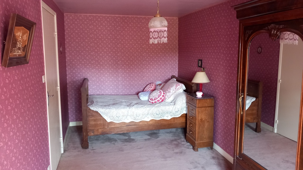 Photo of Bedroom in Toulon-sur-Arroux