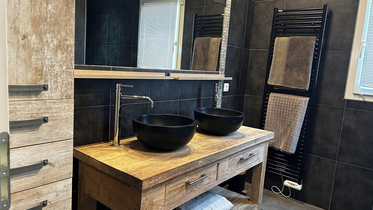 Photo of Bathroom in Sainte-Cecile-les-Vignes