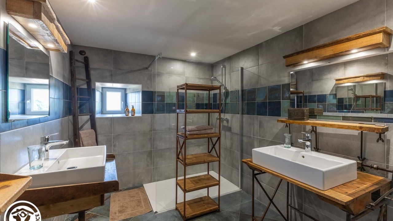 Photo of Bathroom in Saint-Antheme