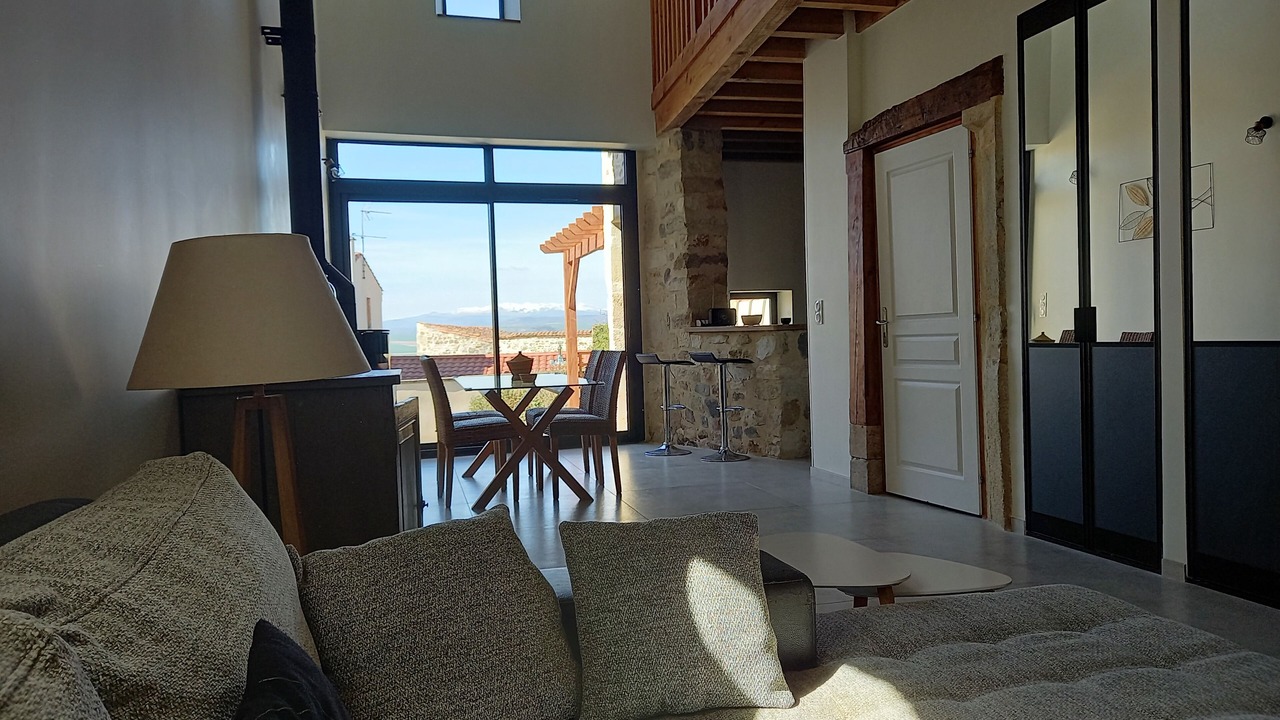 Photo of Livingroom in Parent