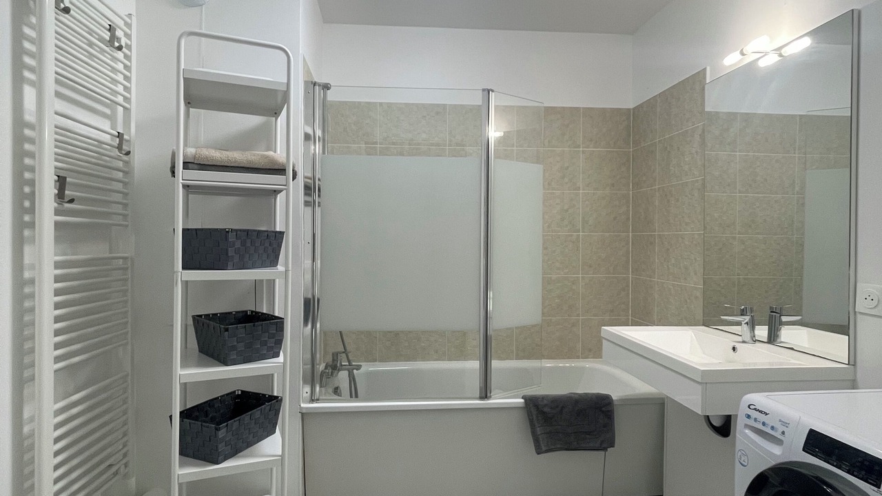 Photo of Bathroom in Longjumeau
