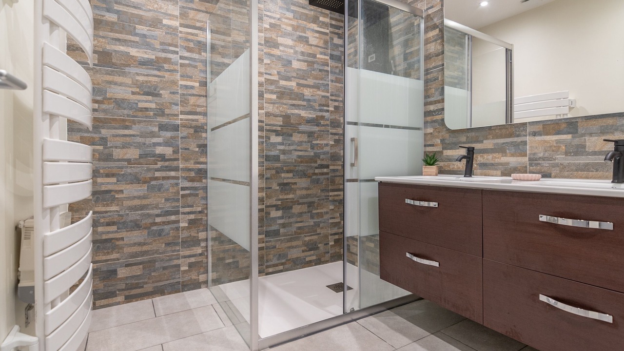 Photo of Bathroom in Montcenis