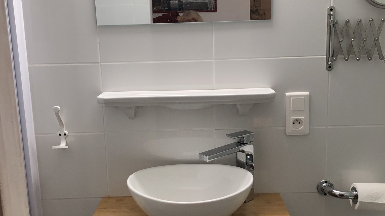 Photo of Bathroom in Saint-Barthelemy-Grozon