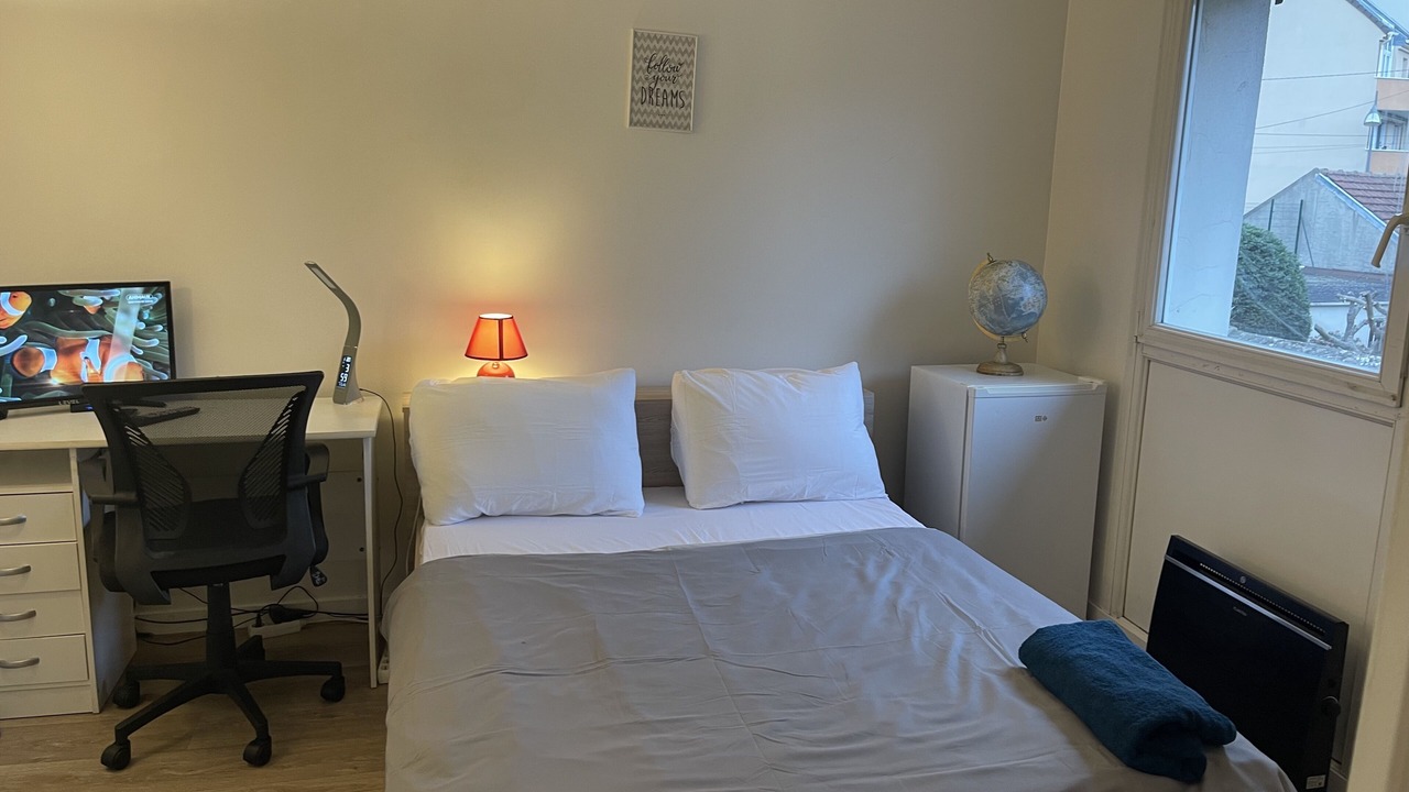 Photo of Bedroom in Longjumeau