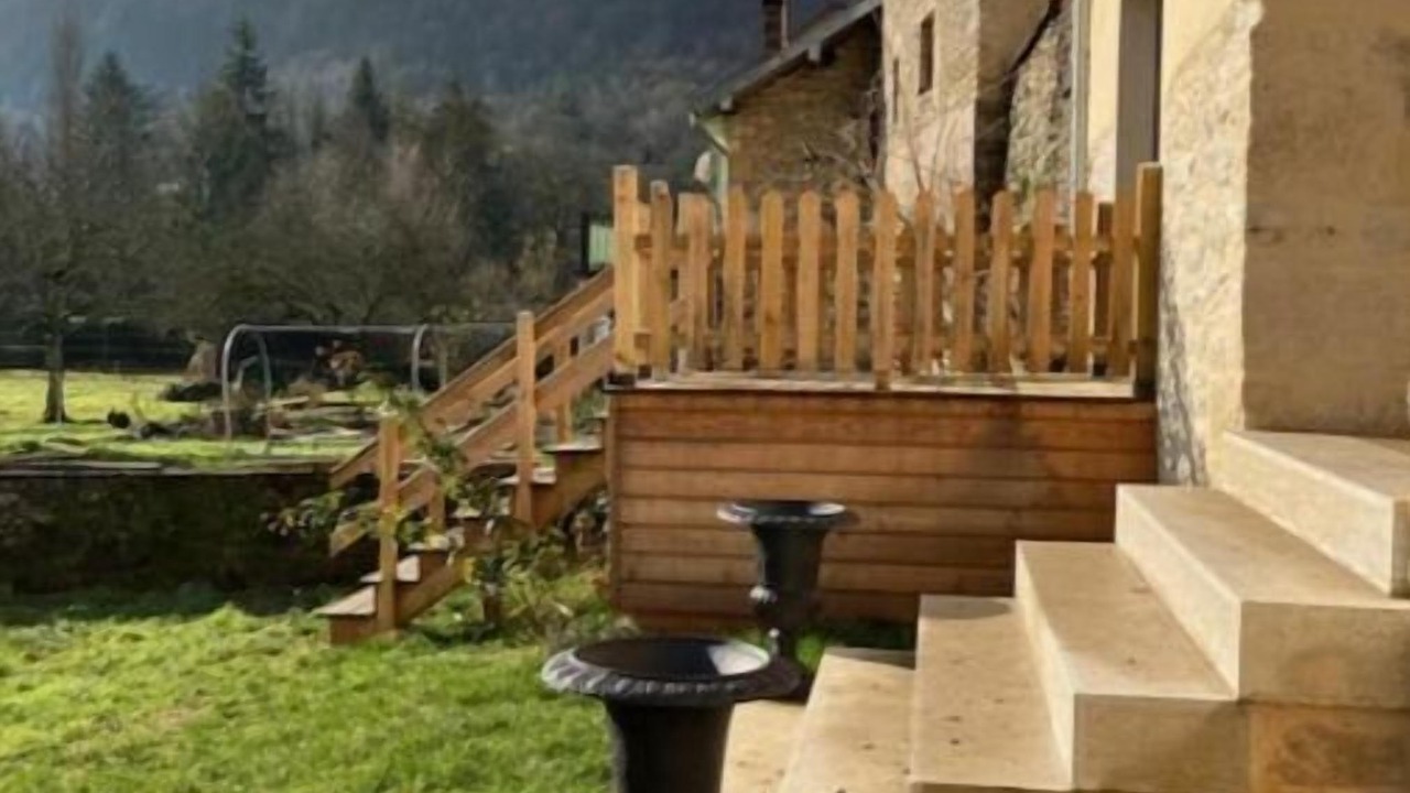Photo of Patio Balcony in Ornans