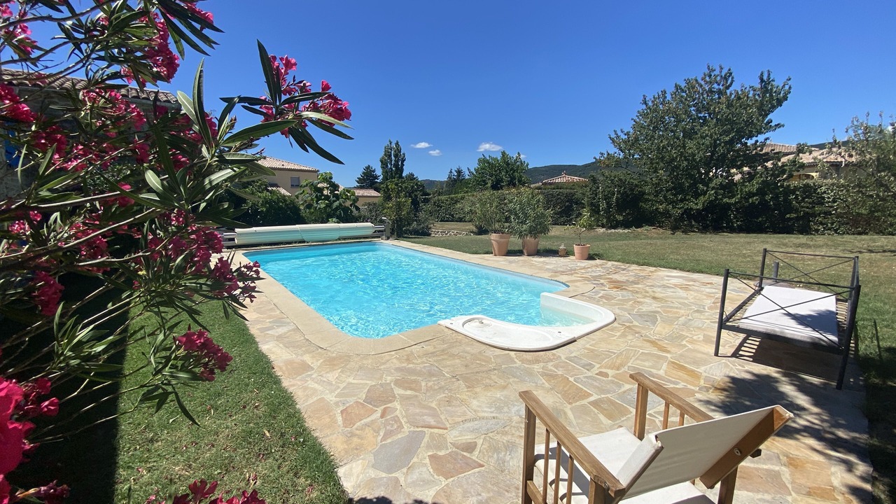 Photo of Outdoor in Charmes-sur-Rhone