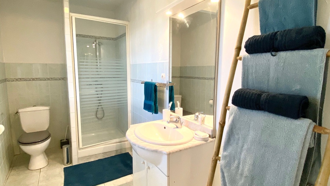 Photo of Bathroom in Charmes-sur-Rhone