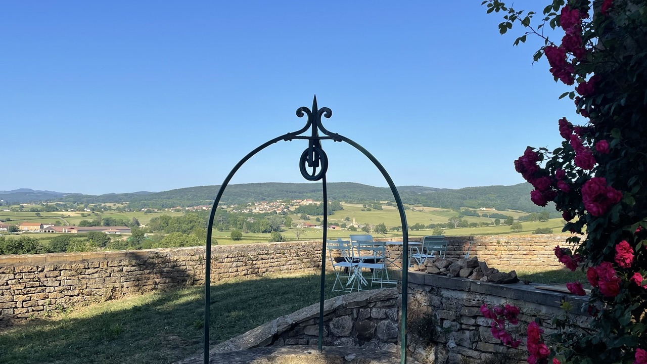 Photo of Outdoor in Jalogny
