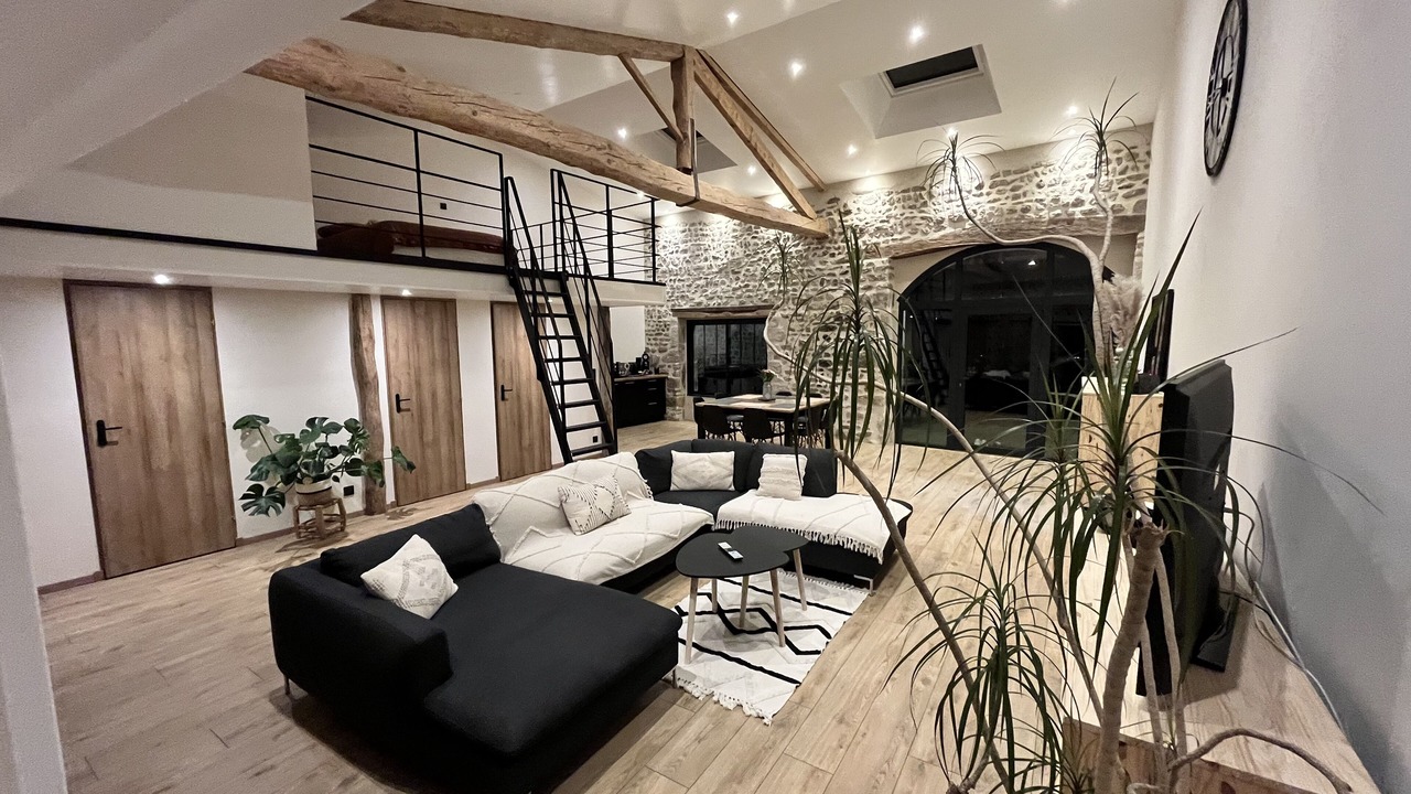 Photo of Livingroom in Bort-l'Etang