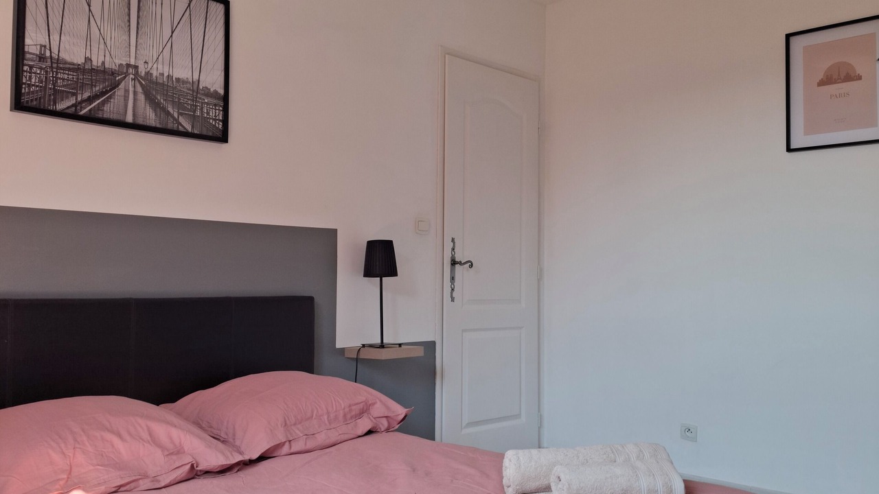 Photo of Bedroom in Beaumes-de-Venise