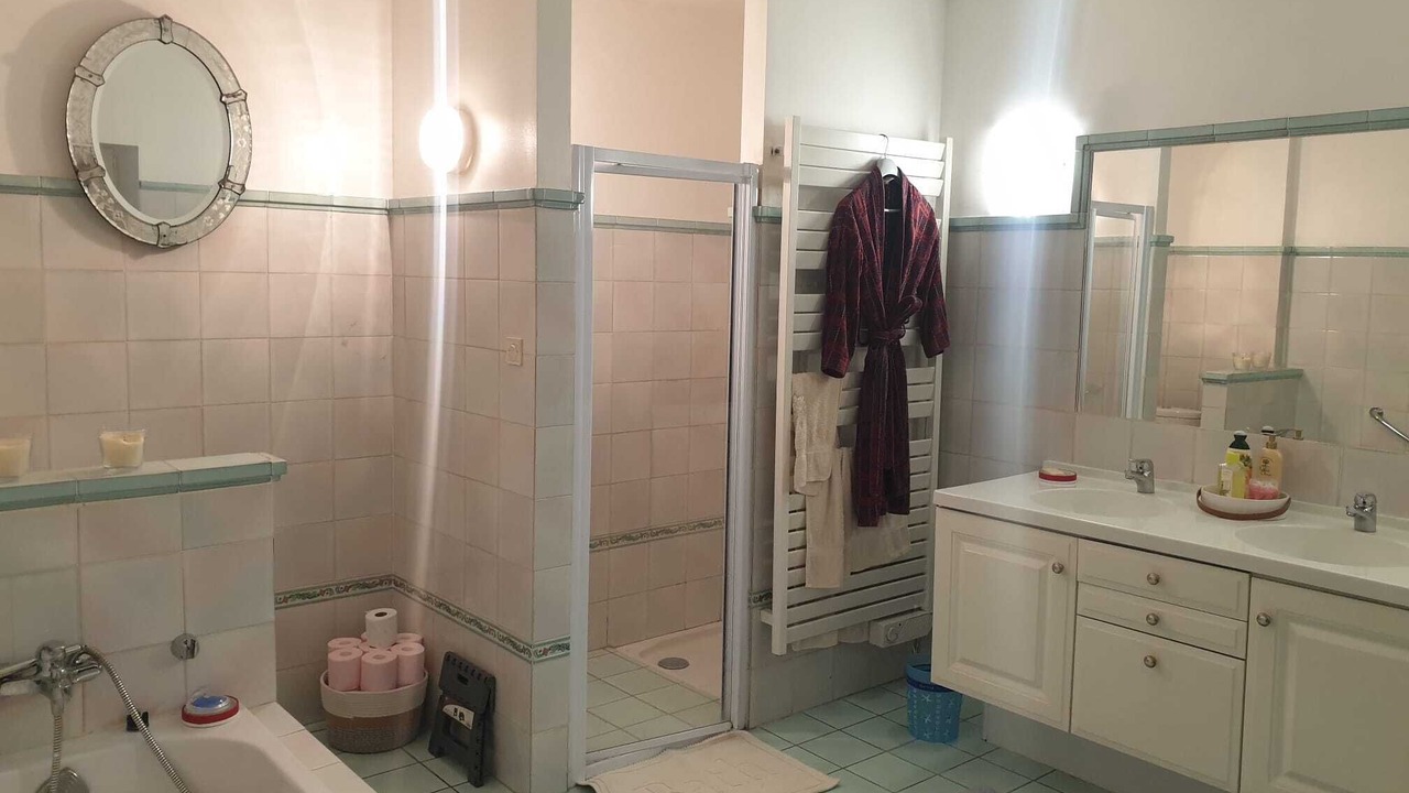 Photo of Bathroom in Mussy-sous-Dun