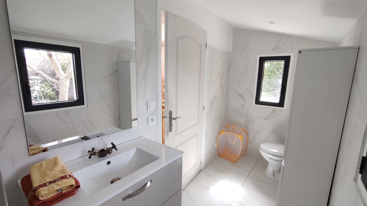 Photo of Bathroom in Colonzelle