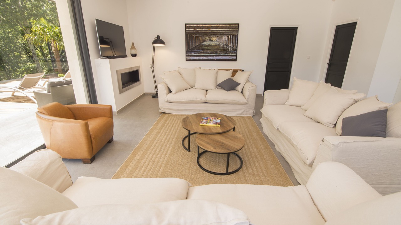 Photo of Livingroom in Saint-Etienne-de-Fontbellon
