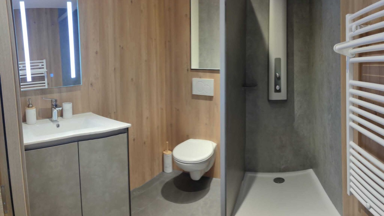 Photo of Bathroom in Les Hopitaux-Neufs