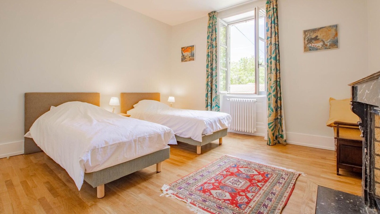 Photo of Bedroom in Aze