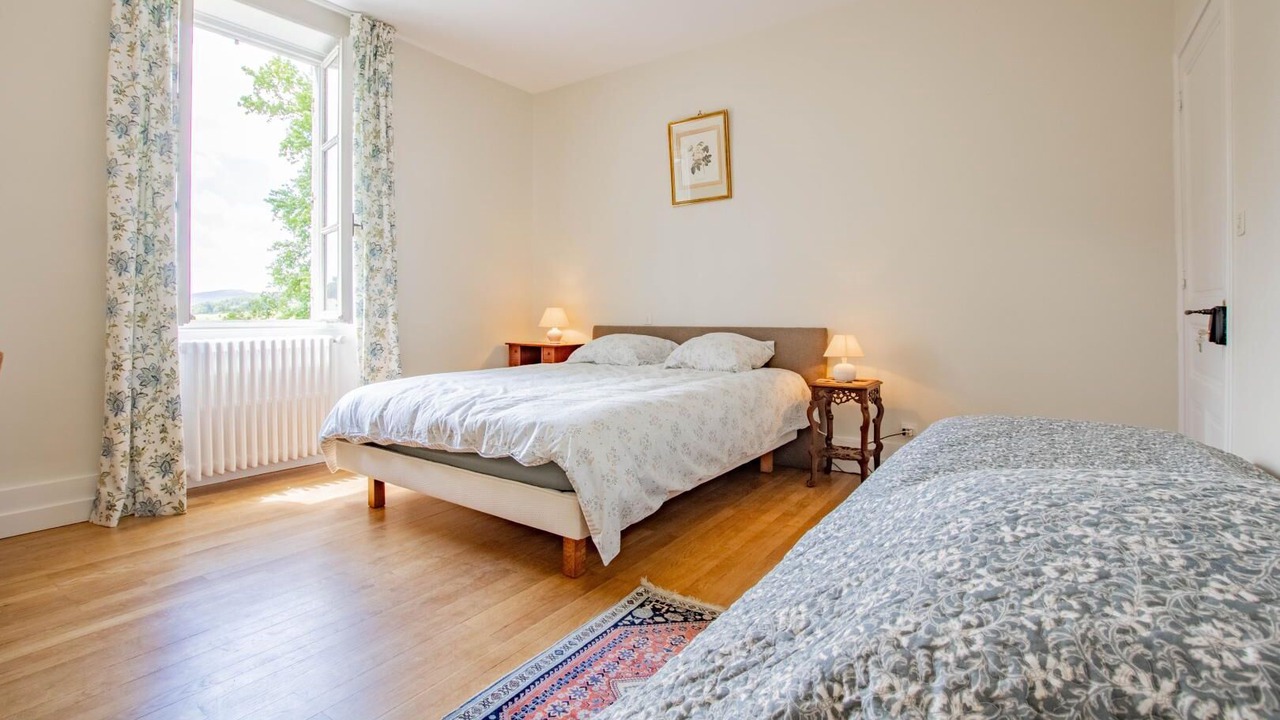 Photo of Bedroom in Aze