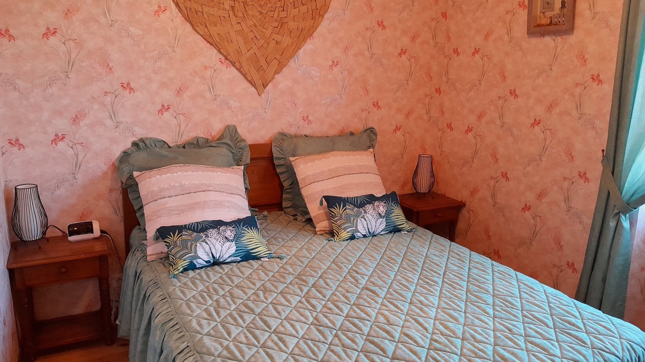 Photo of Bedroom in Castelnau-de-Mandailles