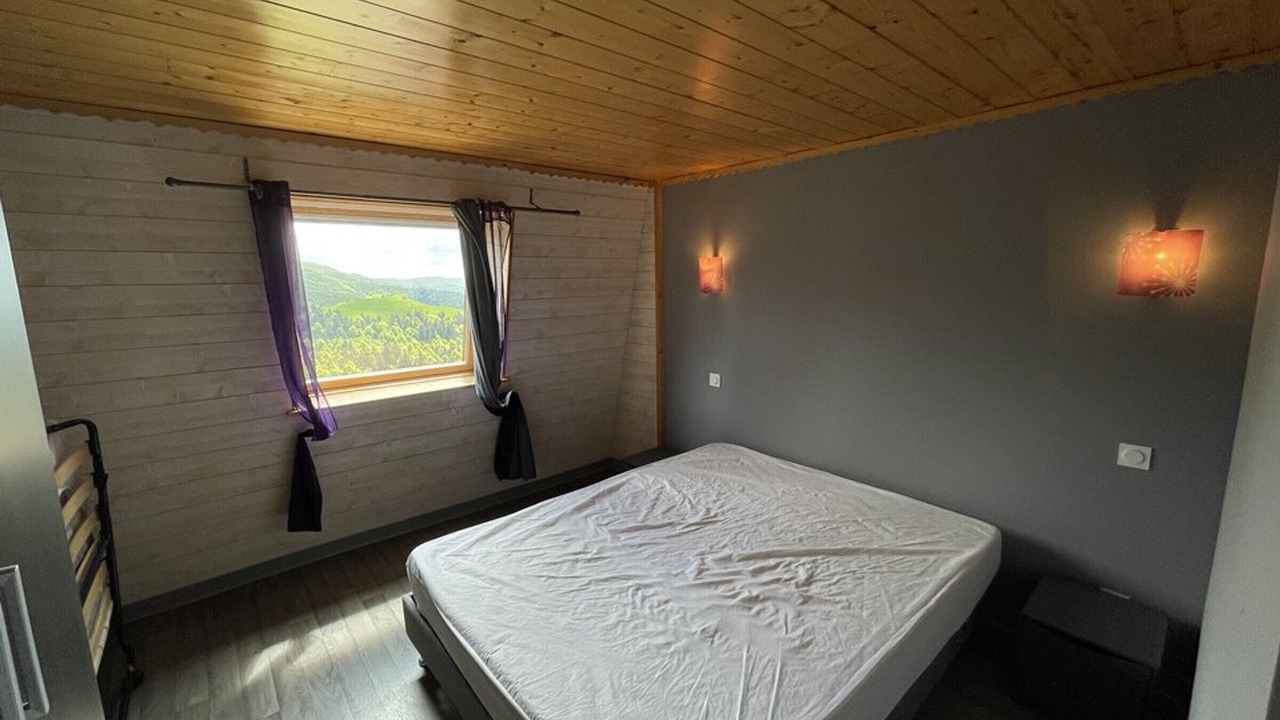 Photo of Bedroom in Saint-Jacques-des-Blats
