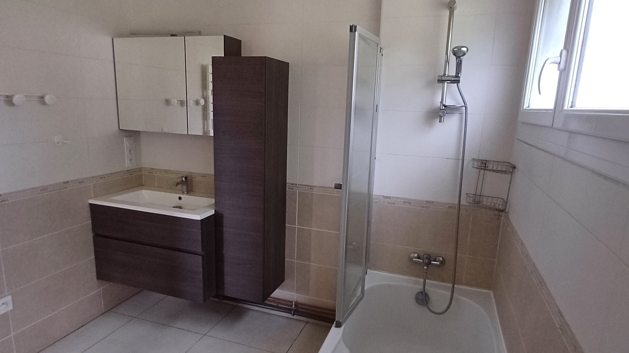 Photo of Bathroom in Orbeil