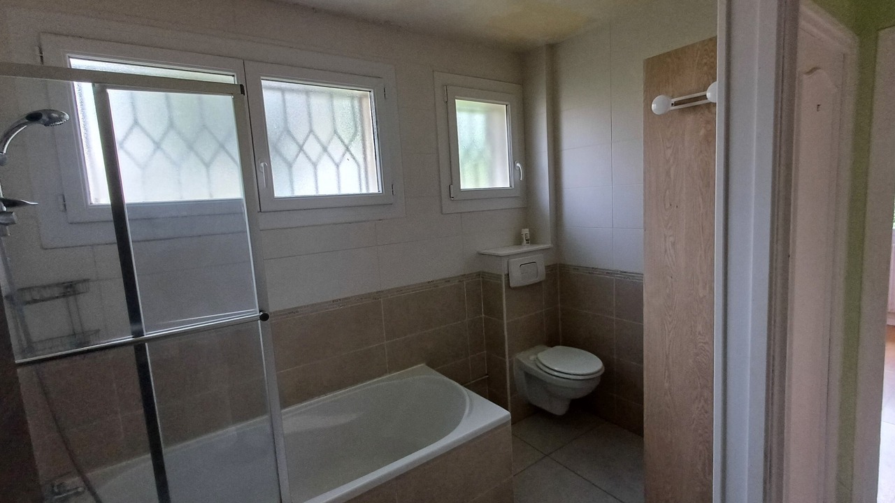 Photo of Bathroom in Orbeil