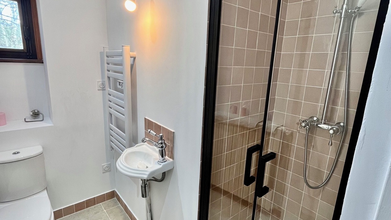 Photo of Bathroom in Montillot