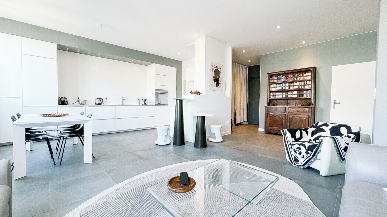 Photo of Livingroom in Grenoble City Centre