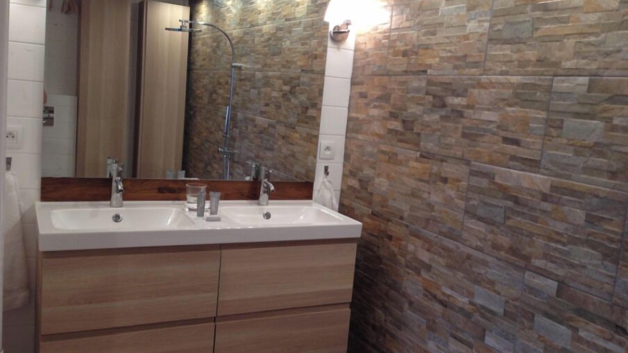 Photo of Bathroom in Champis