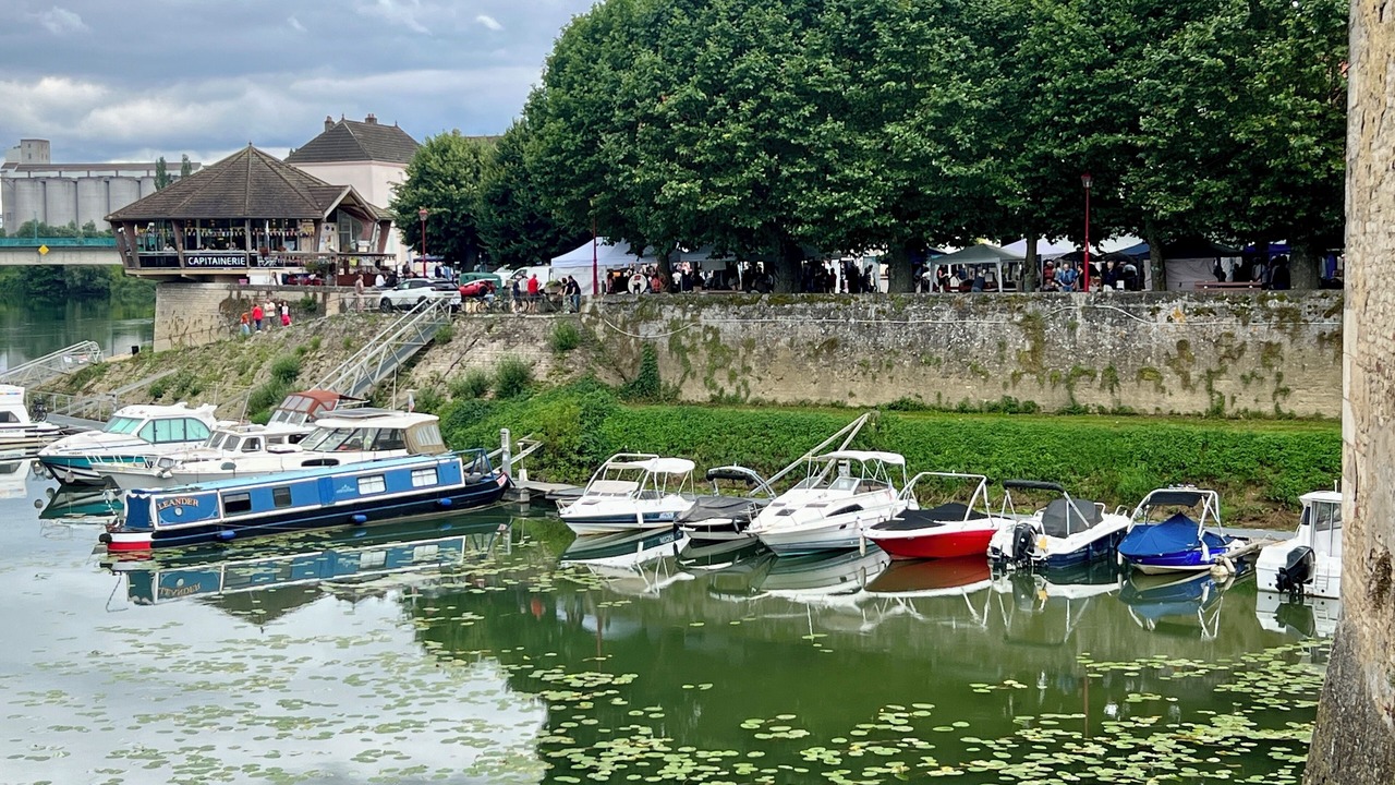 Photo of Others in Les Bordes